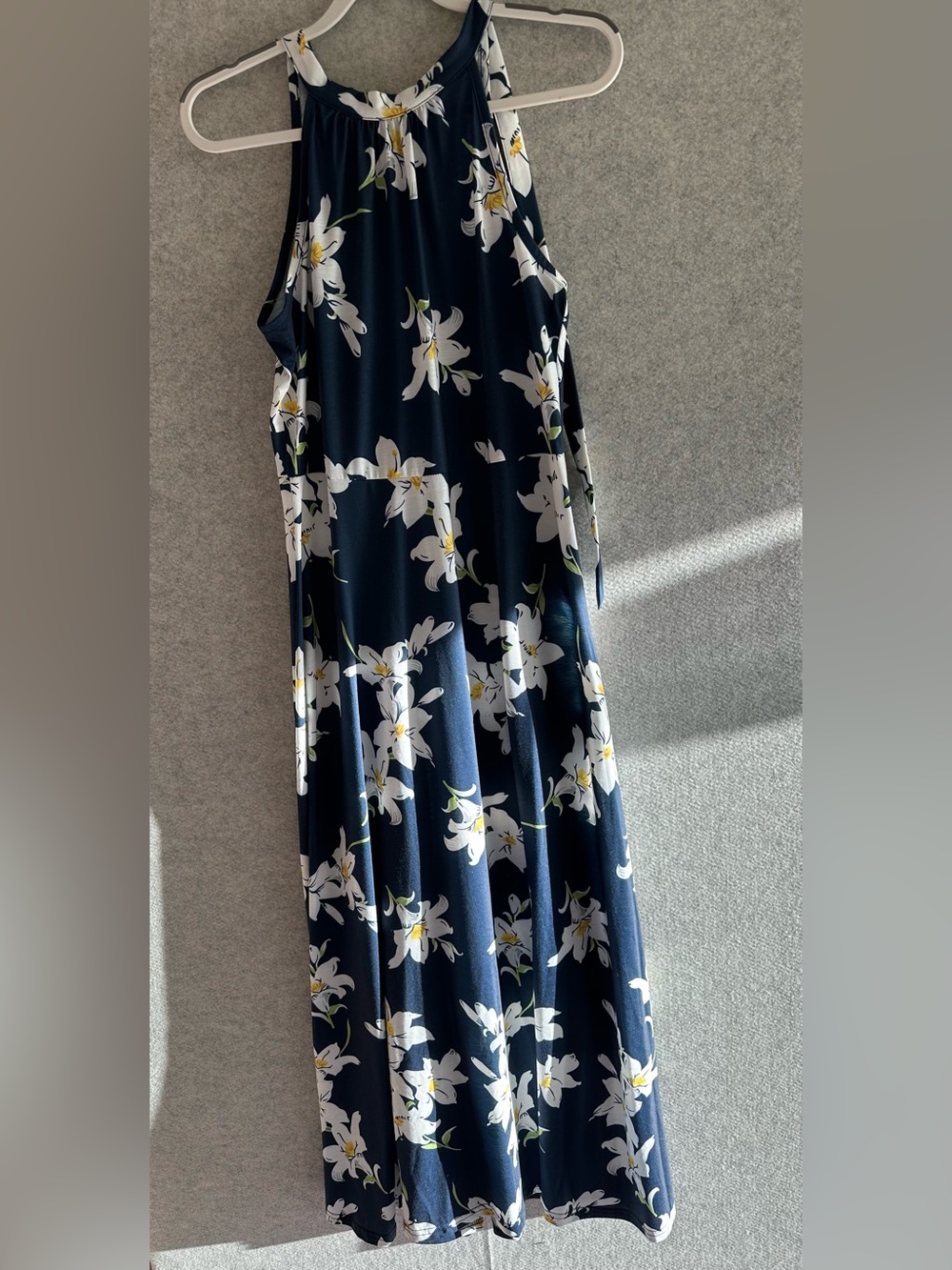 STYLEWORD Navy Floral Maxi Dress with White Lilies